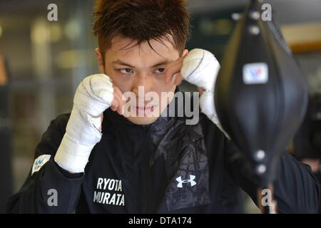 Tokio, Japan. 12. Februar 2014. Ryota Murata (JPN) Boxen: Ryota Murata Japans Züge während seiner offenen Training bei Teiken Boxing Gym in Tokio, Japan. Bildnachweis: Hiroaki Yamaguchi/AFLO/Alamy Live-Nachrichten Stockfoto