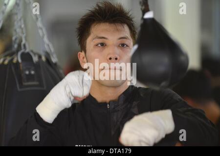 Tokio, Japan. 12. Februar 2014. Ryota Murata (JPN) Boxen: Ryota Murata Japans Züge während seiner offenen Training bei Teiken Boxing Gym in Tokio, Japan. Bildnachweis: Hiroaki Yamaguchi/AFLO/Alamy Live-Nachrichten Stockfoto