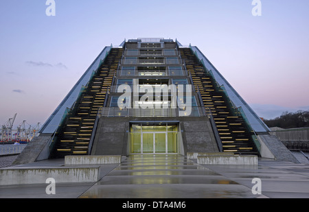 Dockland Bürogebäude bei Dämmerung, Altona, Hamburg, Hamburg, Deutschland Stockfoto