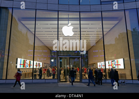 Apple Store in Kö-Bogen, neuen Geschäftshaus und Bürohaus auf der Königsallee, Architekt Daniel Libeskind, Düsseldorf Stockfoto