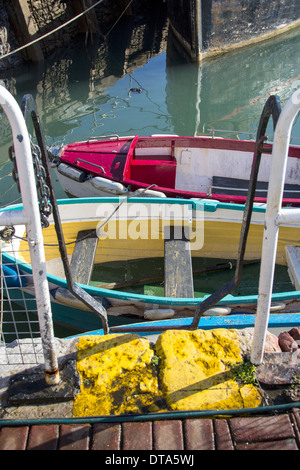 Brixham Angeln Flotte, Brixham, Torbay, alt, deck, Bogen, Kreuzfahrt, rau, niemand, Nautik, tropischen, weiß, Verfolgung, Reisen, Schiff Bo Stockfoto