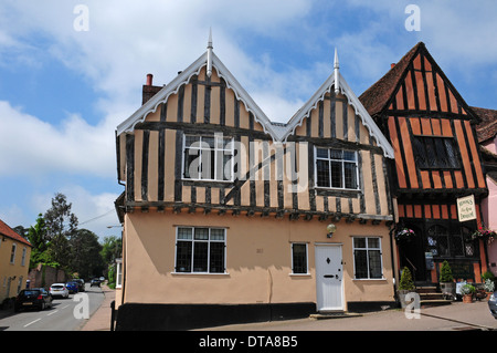 Timberframed Häuser, Crooked House und Hall Road, Lavenham. Stockfoto