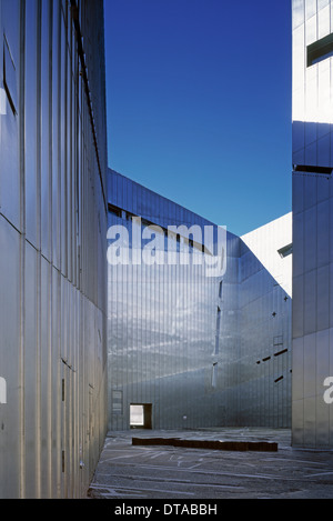 Berlin, Jüdisches Museum 1994-1998, Architekt Daniel Liebeskind Innenhof Fassade Erstellt: 01.03.2006 Stockfoto