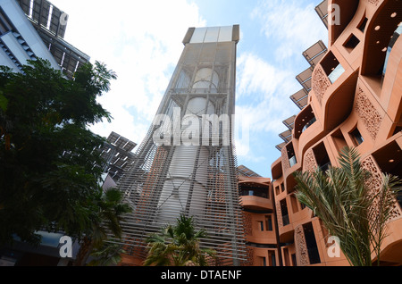 Die Wind-Turm in Masdar City in Abu Dhabi, Vereinigte Arabische Emirate. Stockfoto