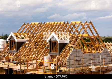 Dachkonstruktion auf der Baustelle Stockfoto