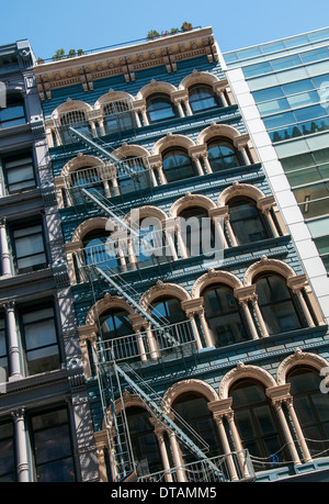 Eines Mehrfamilienhauses in der Soho District von Manhattan New York City, USA Stockfoto