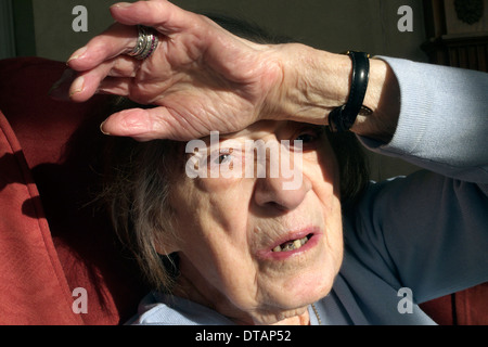Vereinigtes Königreich West London Bildnis einer einhundert Jahre alten Frau Stockfoto