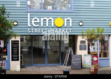 Zitrone-Straßenmarkt in Truro Stadtzentrum Stockfoto