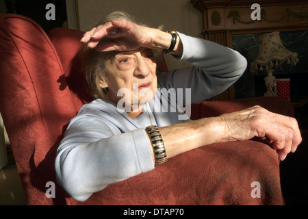 Vereinigtes Königreich West London Bildnis einer einhundert Jahre alten Frau Stockfoto