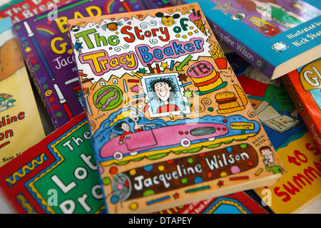 Jacqueline Wilson Kinder Bücher, darunter die Geschichte von Tracy Beaker wurde eine TV-Serie Stockfoto