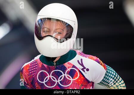 Sotschi, Krasnodar Krai, Rußland. 13. Februar 2014. Michelle STEELE (AUS) reagiert nach Abschluss ihres zweiten Lauf der Skelett-Wettbewerb der Frauen bei den Sanki Sliding Centre, Mountain Cluster - XXII Olympische Winter-Spiele-Credit: Action Plus Sport/Alamy Live News Stockfoto