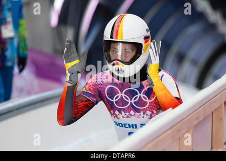 Sotschi, Krasnodar Krai, Rußland. 13. Februar 2014. Marion THEES (GER) reagiert nach Abschluss ihres zweiten Lauf der Skelett-Wettbewerb der Frauen bei den Sanki Sliding Centre, Mountain Cluster - XXII Olympische Winter-Spiele-Credit: Action Plus Sport/Alamy Live News Stockfoto