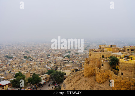 Die Ansicht von Jaisalmer gelbem Sandstein Stadt von Jaisalmer Fort Rajasthan Indien. Stockfoto