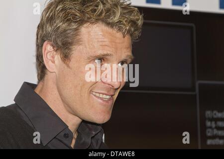 London, UK. 13. Februar 2014. Britischer Ruderer James Cracknell spricht über seine Abenteuer auf den Südpol und seinem Fahrradunfall in Amerika auf die Outdoor-Abenteuer und Travel Show bei der Londoner Excel Centre 13. 02.2014 Credit: Theodore Liasi/ZUMAPRESS.com/Alamy Live-Nachrichten Stockfoto