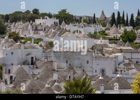 Trulli Häuser mit konischen Dächern in Alberobello Stockfoto