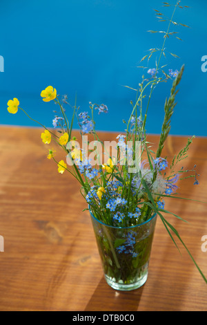 Blumen in einer vase Stockfoto