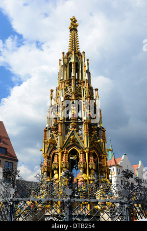 Schöner Brunnen Nürnberg Nürnberg Deutschland Deutschland DE Stockfoto