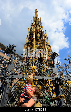 Schöner Brunnen Nürnberg Nürnberg Deutschland Deutschland DE Stockfoto