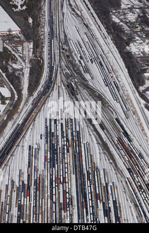 Chattanooga, Tennessee, USA.  13. Februar 2014. Luftaufnahme von einer Eisenbahn umschalten Hof, einen Tag nach einem Schneesturm in Chattanooga, Tennessee, USA Credit: TDP Fotografie/Alamy Live News Stockfoto