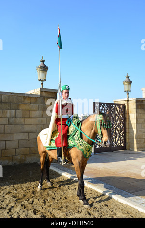 Königliche Wachen am Eingang zum Hassan-Turm (Tour Hassan), Königreich von Marokko, Rabat, Rabat-Salé-Zemmour-Zaer Region Stockfoto