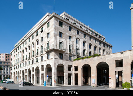 Genua, Palazzo INPS nach typisch für diese Zeit von Marcello Piacentini, Baujahr 1937 Stockfoto