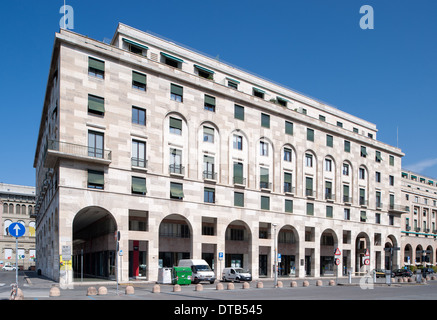 Genua, Palazzo INPS nach typisch für diese Zeit von Marcello Piacentini, Baujahr 1937 Stockfoto