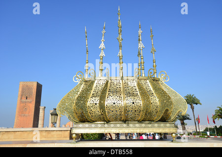 Boulevard Mohamed Lyazid, Rabat, Rabat-Salé-Zemmour-Zaer Region, Hassan-Turm (Tour Hassan), Königreich Marokko Stockfoto