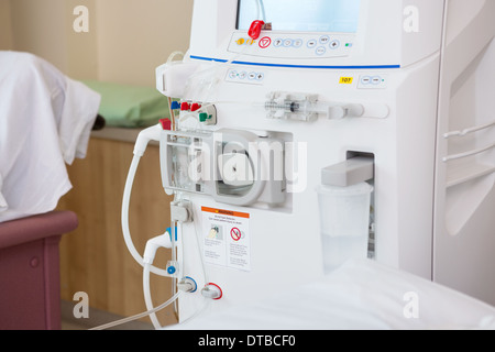 Erweiterte Dialyse-Maschine im Krankenhaus Stockfoto