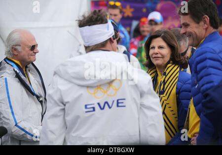 Krasnaja Poljana, Russland. 14. Februar 2014. König Carl Gustaf (L) von Schweden und Königin Silvia von Schweden an die Männer 15km Classic Cross Country Veranstaltung in Laura Langlauf Ski & Biathlon Center an die Olympischen Spiele 2014 in Sotschi, Krasnaya Polyana, Russland, 14. Februar 2014 teilnehmen. : Bildnachweis Kay Nietfeld/Dpa: Dpa picture-Alliance/Alamy Live News Stockfoto