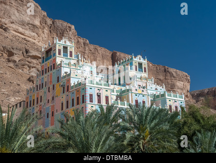 Kataira bunte Hotel in Wadi Doan, Hadramaut, Jemen Stockfoto