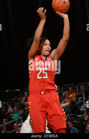 Coral Gables, FL, USA. 13. Februar 2014. Alyssa Thomas #25 von Maryland in Aktion während der NCAA Basketball-Spiel zwischen den Miami Hurricanes und Maryland Terrapins Bank United Center in Coral Gables, FL. Die Terrapins besiegte die Hurricanes 67-52. Bildnachweis: Csm/Alamy Live-Nachrichten Stockfoto