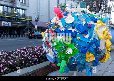 Yair Engel es "könnte", eine der coolen Globen, ein öffentliches Kunstprojekt Tremont Street auf der Boston Common, Boston, USA Stockfoto