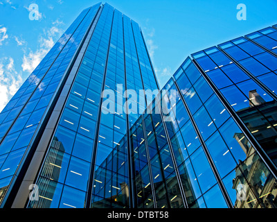 Anzeigen von 125 Old Broad Street, früher als die Stock Exchange Tower, City of London, London, England, Vereinigtes Königreich Stockfoto