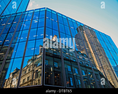 Anzeigen von 125 Old Broad Street, früher als die Stock Exchange Tower, City of London, London, England, Vereinigtes Königreich Stockfoto