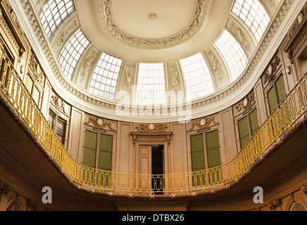 Die imposanten Decke und Galerie der ovalen Raum des Teylers Museum, Haarlem, Nordholland, Niederlande. Stockfoto