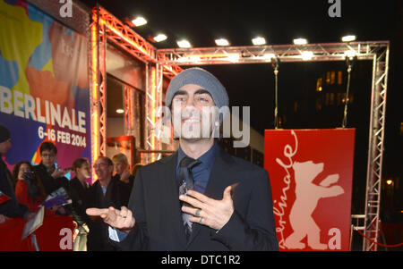 Berlin, Deutschland. 14. Februar 2014. Deutsch-türkische Regisseur Fatih Akin kommt für das Screening von "Rebel Without a Cause .denn Sie Wissen Nicht, was Sie Tun" die 64. jährliche Berlin Film Festival in Berlin, Deutschland, 14. Februar 2014. Der Film ist im Abschnitt "Berlinale-Klassiker" der Berlinale präsentiert die vom 06. bis 16. Februar 2014 läuft. Foto: JENS KALAENE/Dpa/Alamy Live News Stockfoto