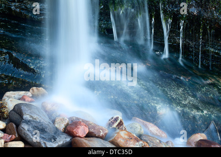 Wasserfall auf der Fife Coastal Path in der Nähe von St Andrews, Fife, Schottland Stockfoto