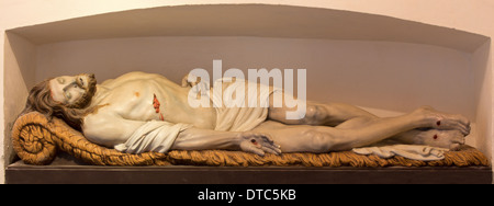 MECHELEN, Belgien - 4 SEPTEMBER: Statue von Jesus in den Grab in Onze-Lieve-Vrouw-va n-Hanswijkbasiliek Kirche. Stockfoto