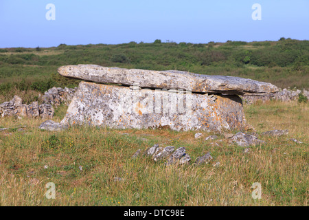 Ein Grab, neolithische Keil in die Burren im County Clare, Irland Stockfoto