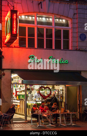 Bar Italia bei Nacht, Firth Street, Soho, London Stockfoto