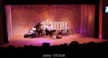 Lugansk, Ukraine. 14. Februar 2014. Lugansk Philharmonic Jazz Ensemble "Combo" die heutigen Konzert widmet sich der Welttag der Liebenden Credit: Igor Golovnov/Alamy Live News Stockfoto