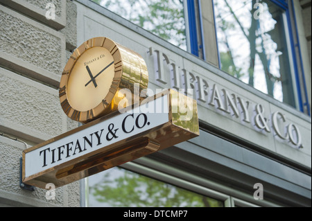 Ladenschild von Tiffany an der Zürcher Bahnhofstrasse Stockfoto