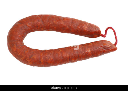 Gewürzte spanische Chorizo Ring isoliert auf weißem Hintergrund Stockfoto