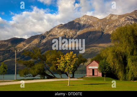 Alte Hütte am Lake Wakatipu in Glenorchy, Südinsel, Neuseeland Stockfoto