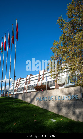 Europarat Portal bauen, Palais de l ' Europe Zeichen, Flaggen der europäischen Länder, Straßburg, Elsass, Frankreich Stockfoto