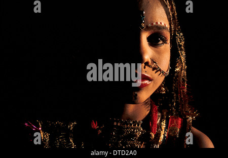 Hindu Mädchen traditionell gekleidet (Indien) Stockfoto