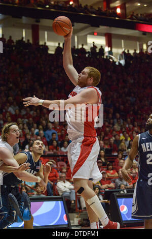 15. Februar 2014: New Mexico Lobos Zentrum Alex Kirk #53 in Aktion während der zweiten Hälfte des NCAA-Basketball-Spiel zwischen Nevada Wolf Pack und Universität New Mexico Lobos an der Grube in Albuquerque, New Mexico. UNM Lobos gewann 90-72. Kredit Bildmedien © Lou Novick/Cal Sport Stockfoto