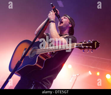 Milwaukee, Wisconsin, USA. 14. Februar 2014. DREW CHADWICK von Emblem3 führt bei The Rave in Milwaukee, Wisconsin © Daniel DeSlover/ZUMAPRESS.com/Alamy Live-Nachrichten Stockfoto