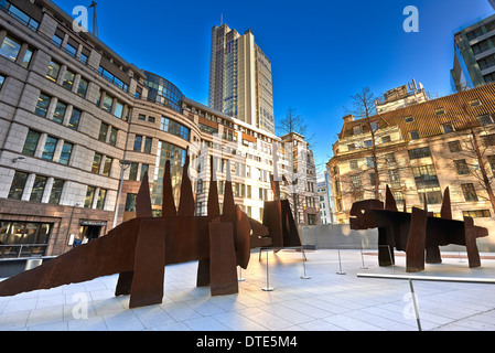 "die Gurke" und zuvor der Schweizer Rück-Gebäude) ist ein Wolkenkratzer in Londons wichtigsten Finanzviertel der City of London Stockfoto