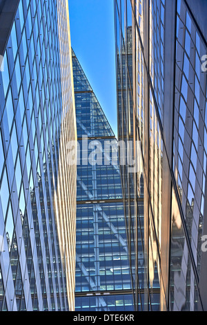 122 Leadenhall Street ist eine Adresse im Leadenhall Street in London wo die 225 m (737 ft) hohen Leadenhall Gebäude Stockfoto